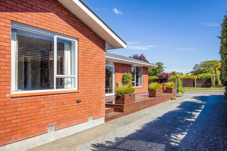 Photo of property in 6 Doncaster Street, Sockburn, Christchurch, 8042