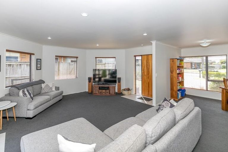 Photo of property in 132 Rototuna Road, Rototuna, Hamilton, 3210