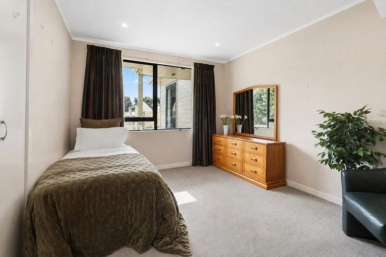 Photo of property in 164 Kahu Road, Paremata, Porirua, 5024
