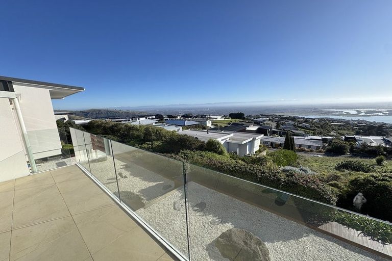 Photo of property in 2 Clearview Lane, Mount Pleasant, Christchurch, 8081