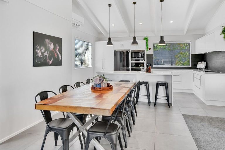 Photo of property in 12 Mareretu Avenue, Patumahoe, Pukekohe, 2679