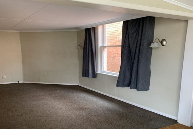 Photo of property in 224 Macandrew Road, Forbury, Dunedin, 9012