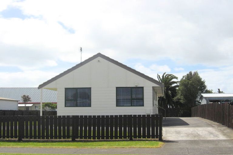 Photo of property in 33 Burundi Avenue, Clendon Park, Auckland, 2103