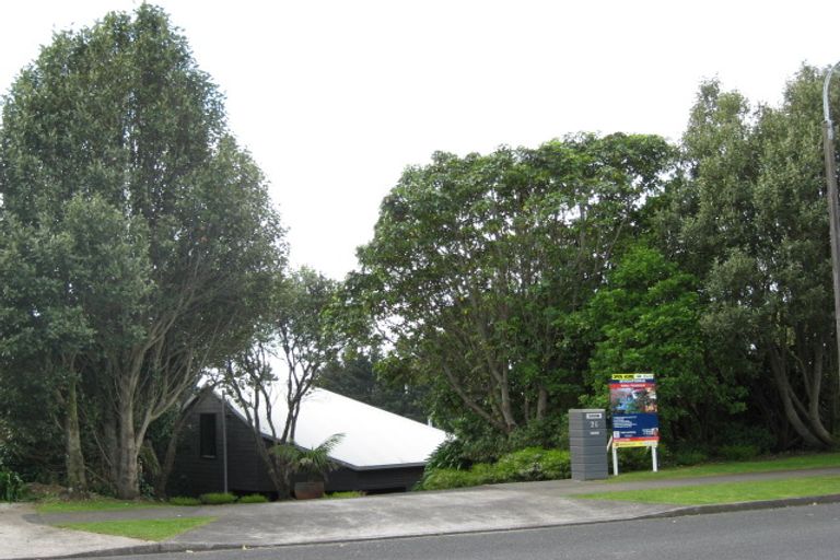 Photo of property in 26 Karina Road, Merrilands, New Plymouth, 4312