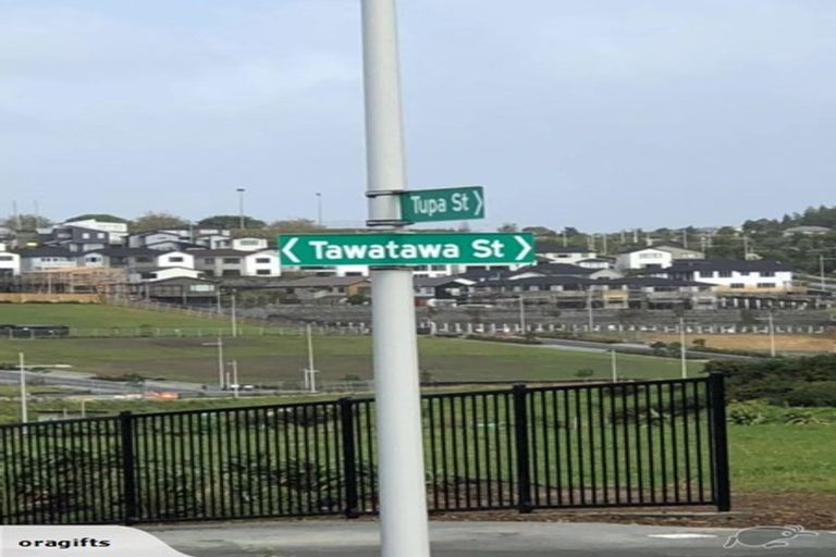 Photo of property in 12 Tawatawa Street, Long Bay, Auckland, 0630