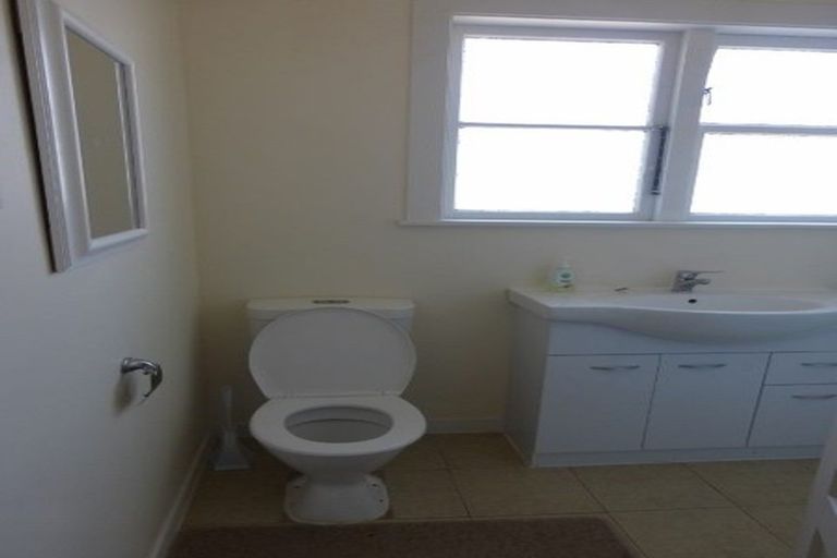 Photo of property in 6 Christian Street, Bryndwr, Christchurch, 8053