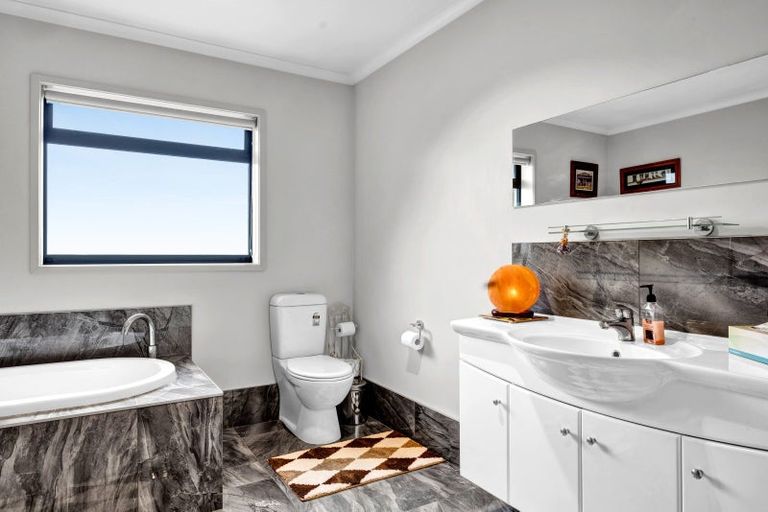 Photo of property in 112b Princess Street, Waitara, 4383