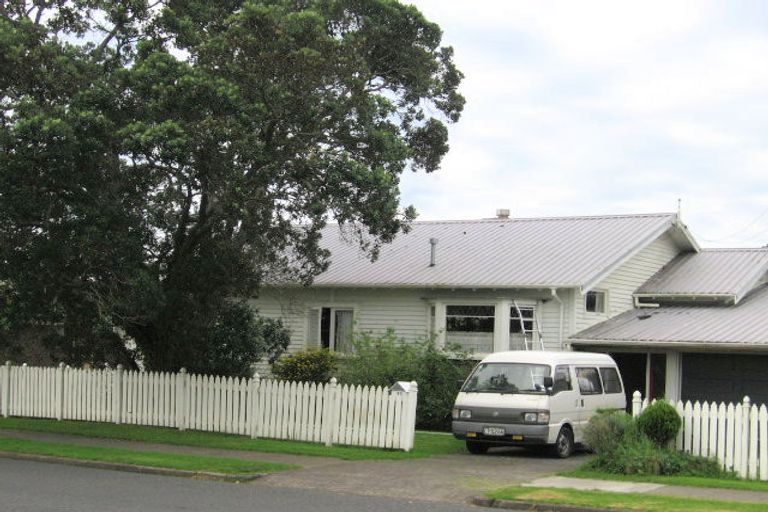 Photo of property in 62 Sandspit Road, Cockle Bay, Auckland, 2014