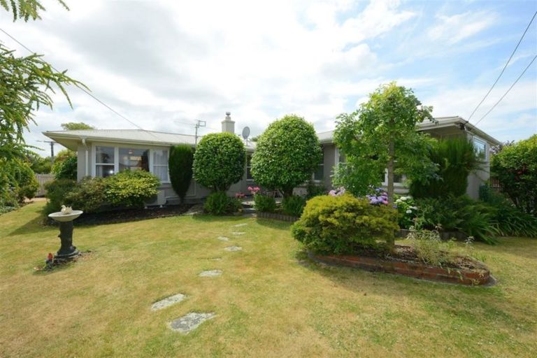 Photo of property in 71 Daniels Road, Redwood, Christchurch, 8051