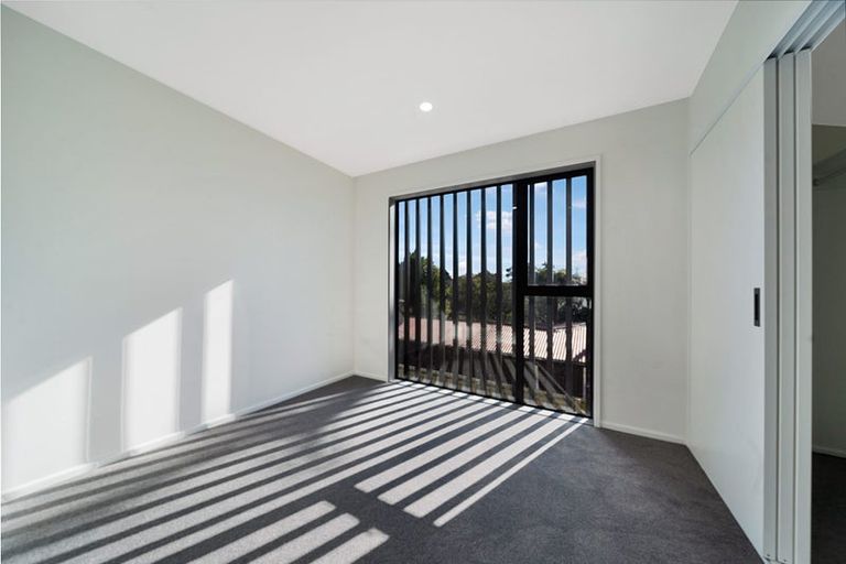 Photo of property in 9/1 Waters Place, New Lynn, Auckland, 0600