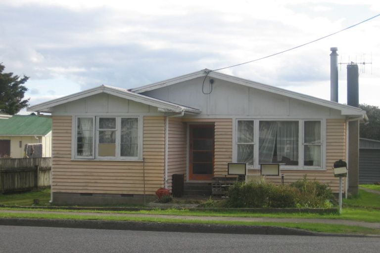 Photo of property in 68 George Street, Hikurangi, 0114