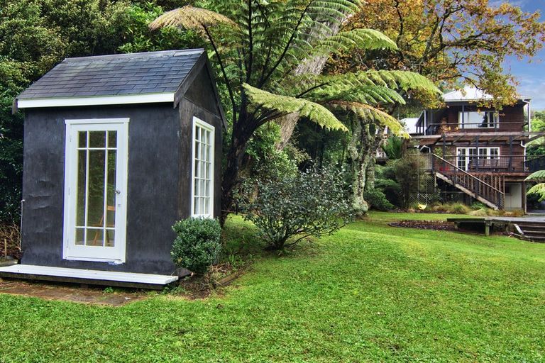 Photo of property in 199 Scenic Drive, Titirangi, Auckland, 0604