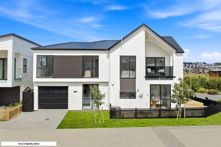 Photo of property in 15 Nerita Place, Long Bay, 0630