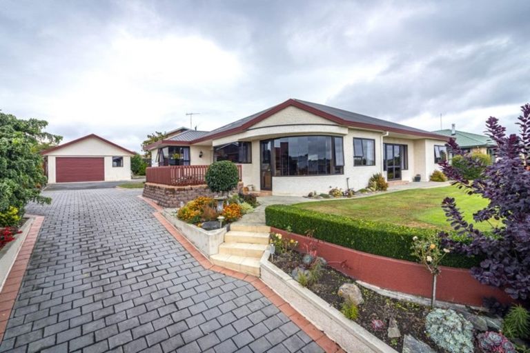 Photo of property in 71 Temple Crescent, Gleniti, Timaru, 7910