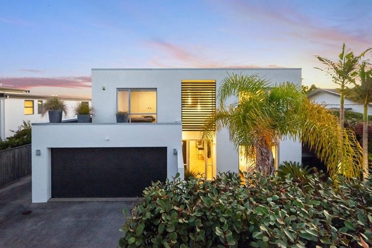 Photo of property in 15 Waitemata Road, Hauraki, Auckland, 0622