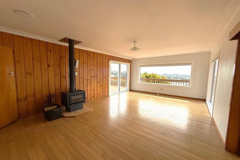 Photo of property in 939 East Coast Road, Torbay, Auckland, 0630