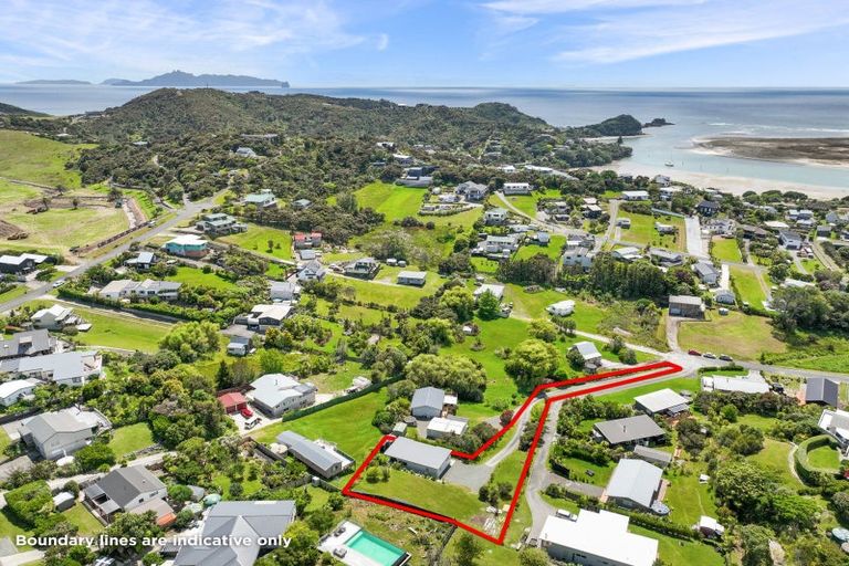 Photo of property in 15 Lee Place, Mangawhai Heads, Mangawhai, 0505