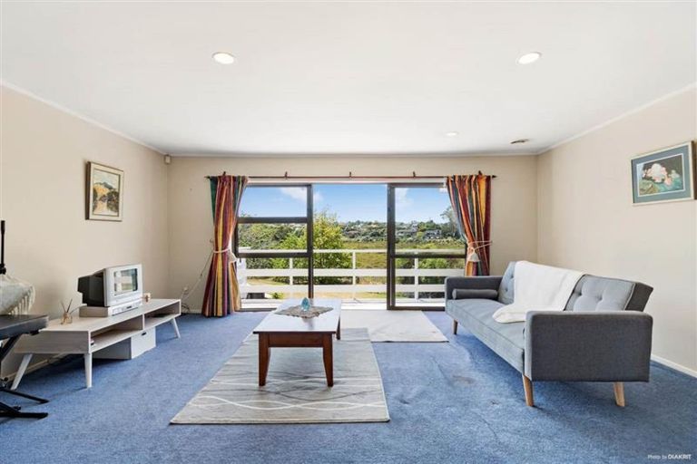 Photo of property in 2/32 Rapallo Place, Farm Cove, Auckland, 2012