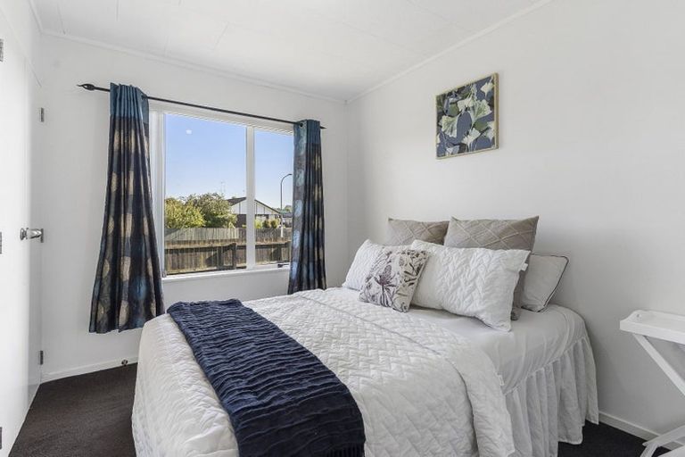 Photo of property in 1/39 Riverton Drive, Randwick Park, Auckland, 2105