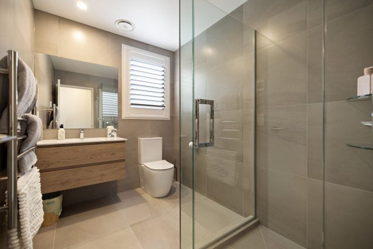 Photo of property in 13 Mcgibbon Lane, Jacks Point, 9371