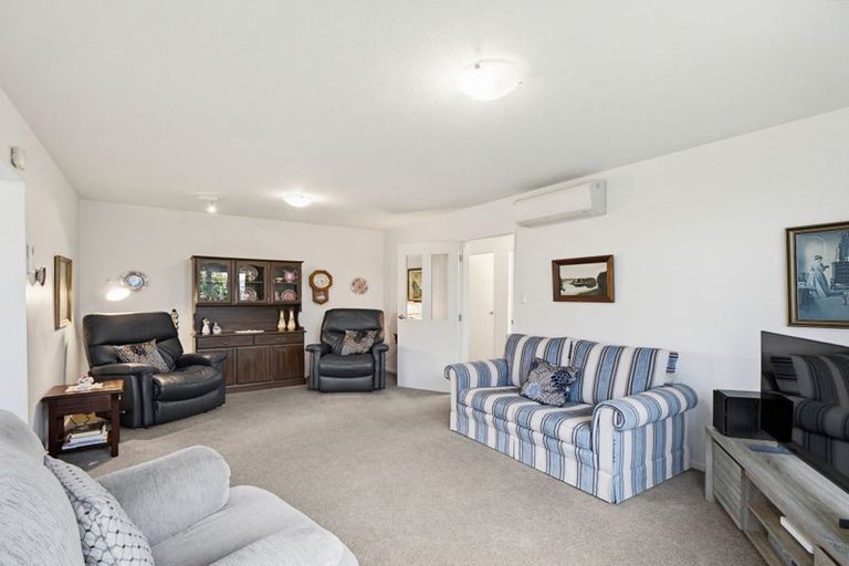 Photo of property in 8 Kennedys Bush Road, Halswell, Christchurch, 8025