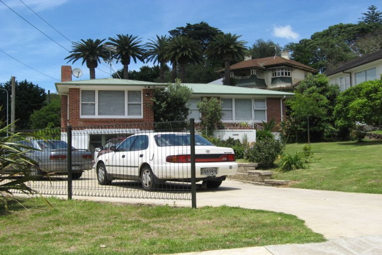 Photo of property in 9 Domain Road, Mangere Bridge, Auckland, 2022