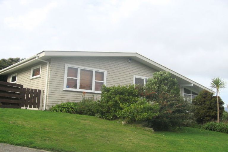 Photo of property in 242 Dowse Drive, Maungaraki, Lower Hutt, 5010