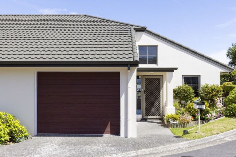 Photo of property in 28 Lakeridge Close, Rangatira Park, Taupo, 3330