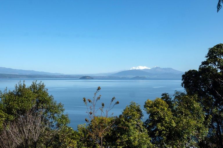 Photo of property in 45 Whakamoenga Point, Acacia Bay, Taupo, 3385