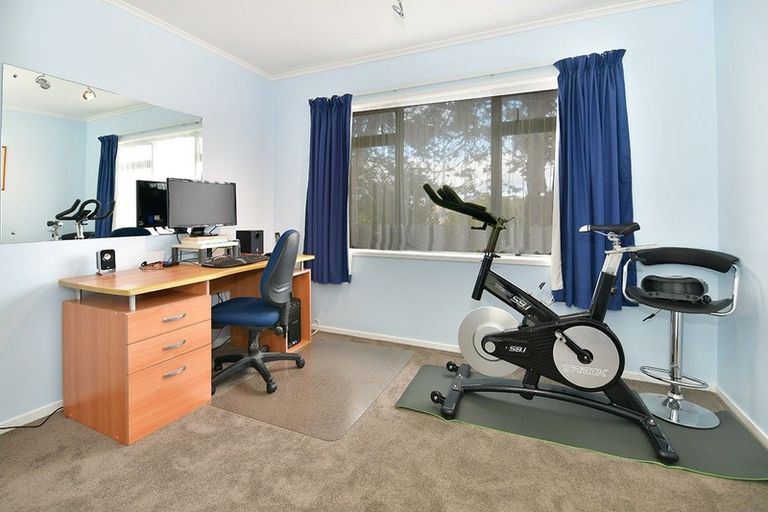 Photo of property in 55 Braemar Road, Castor Bay, Auckland, 0620