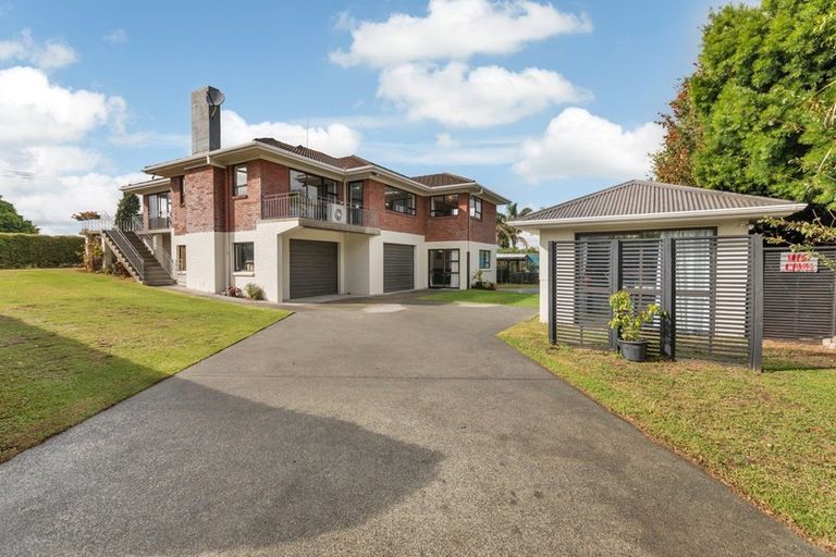 Photo of property in 1 Karoro Road, One Tree Point, 0118