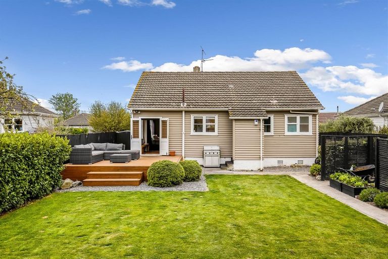 Photo of property in 19 Pitcairn Crescent, Bryndwr, Christchurch, 8053