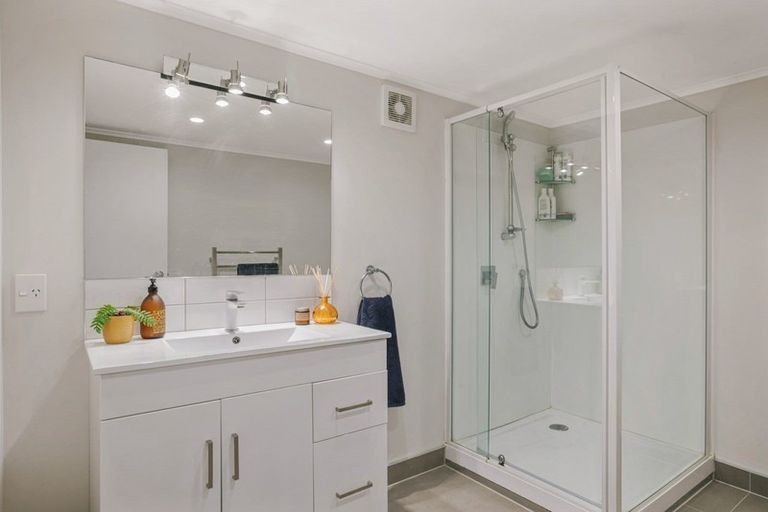 Photo of property in 17 Wyndrum Avenue, Waterloo, Lower Hutt, 5011