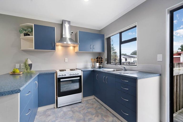 Photo of property in 32d Gifford Road, Papatoetoe, Auckland, 2025