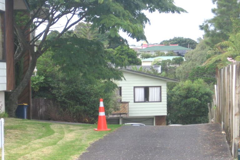 Photo of property in 1/18a Neal Avenue, Glenfield, Auckland, 0629