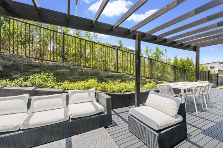 Photo of property in 35 Remuremu Street, Long Bay, Auckland, 0630