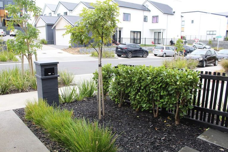 Photo of property in 20 Frank Gill Road, Hobsonville, Auckland, 0616