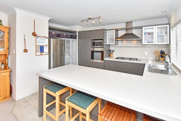 Photo of property in 21 Stranraer Crescent, Wattle Downs, Auckland, 2103