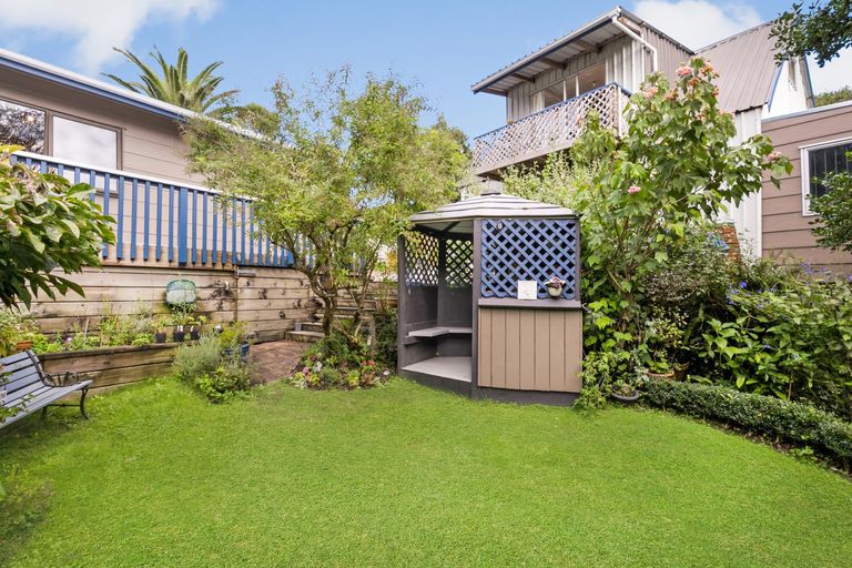 Photo of property in 2b Collingwood Road, Waiuku, 2123