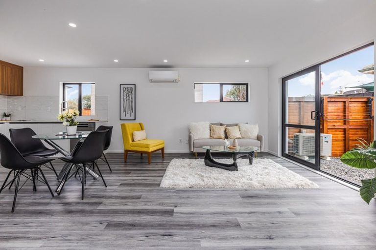 Photo of property in 7c Gladfield Lane, Te Atatu Peninsula, Auckland, 0610