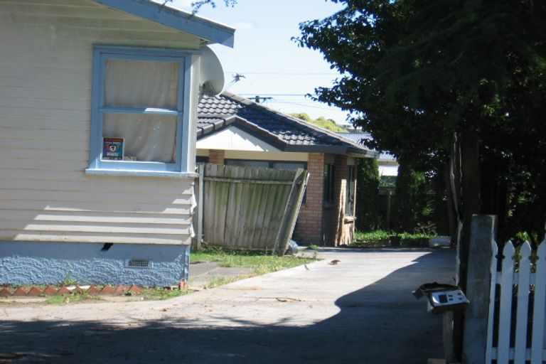 Photo of property in 59 Cobham Crescent, Kelston, Auckland, 0602