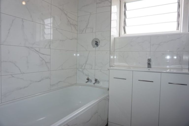 Photo of property in Garlinge Apartments, 14 Rhodes Street, Merivale, Christchurch, 8014