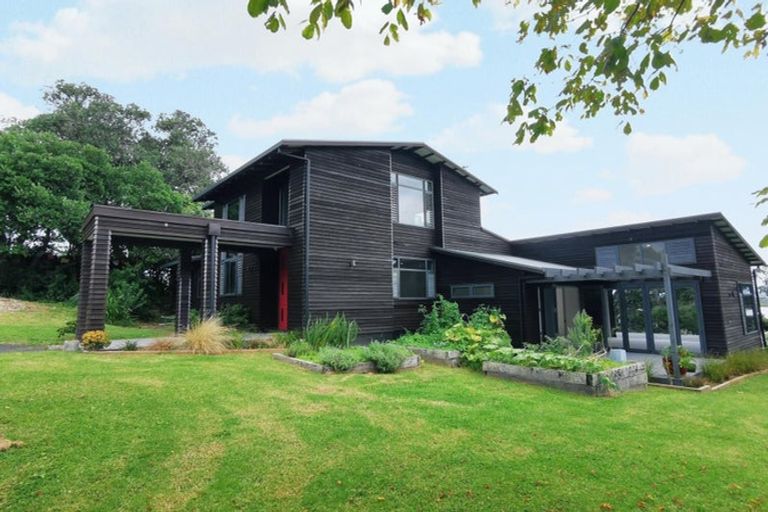 Photo of property in 68 Rame Road, Greenhithe, Auckland, 0632