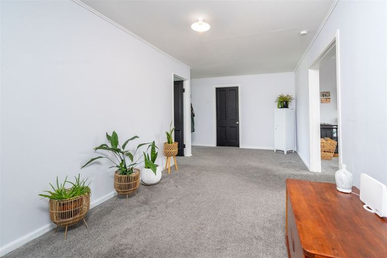 Photo of property in 18 Main Road, Owaka, 9535