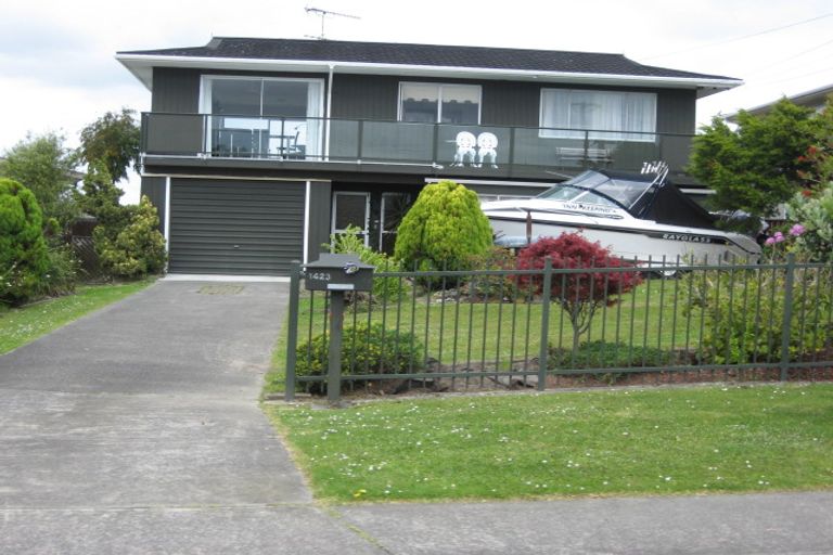 Photo of property in 1423 Whangaparaoa Road, Army Bay, Whangaparaoa, 0930