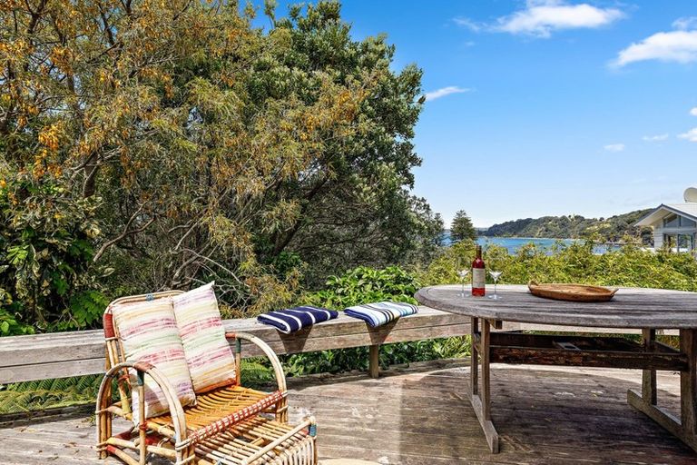 Photo of property in 39 Grand View Road, Leigh, 0985