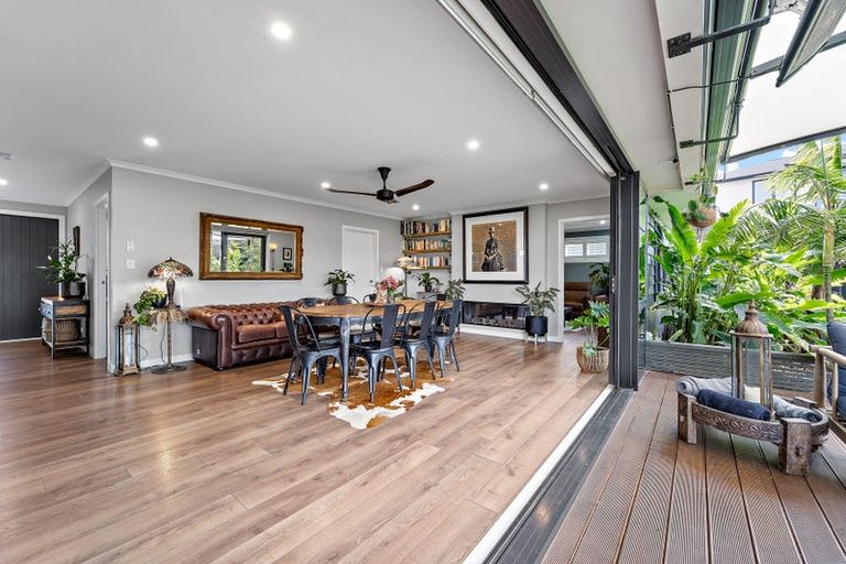 Photo of property in 39 Surf View Crescent, Red Beach, 0932