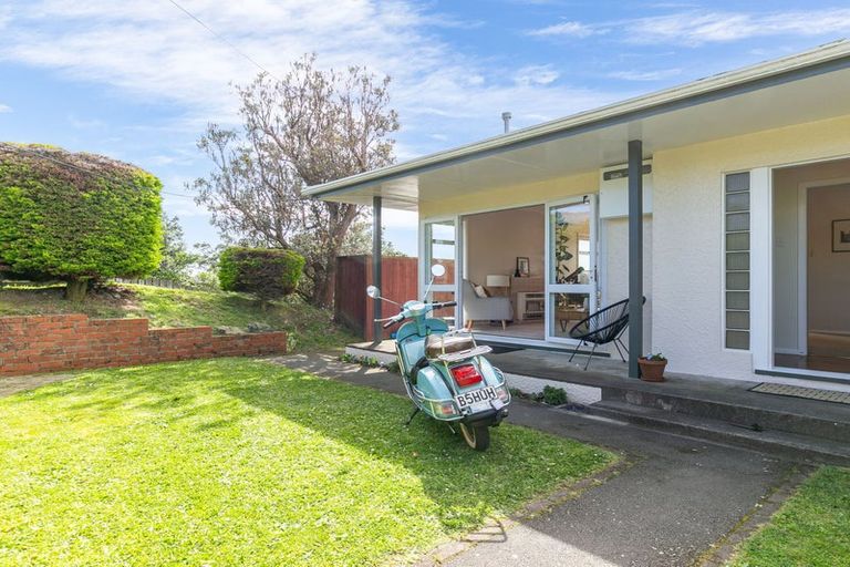 Photo of property in 73 View Road, Houghton Bay, Wellington, 6023