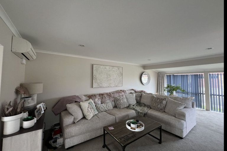 Photo of property in Rangeview Villas, 4/9 Fuller Close, Levin, 5510