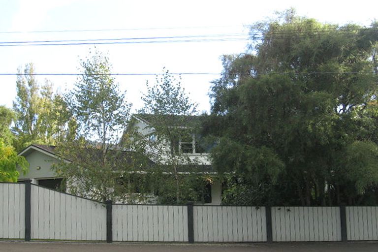 Photo of property in 42 Gloucester Street, Silverstream, Upper Hutt, 5019